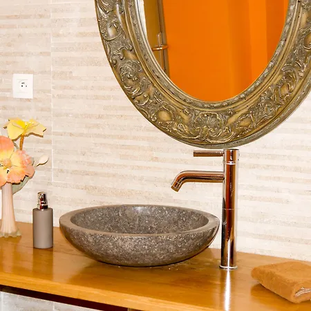 Hotel Logis Restaurant Du Valburgeois Sainte-Gauburge-Sainte-Colombe