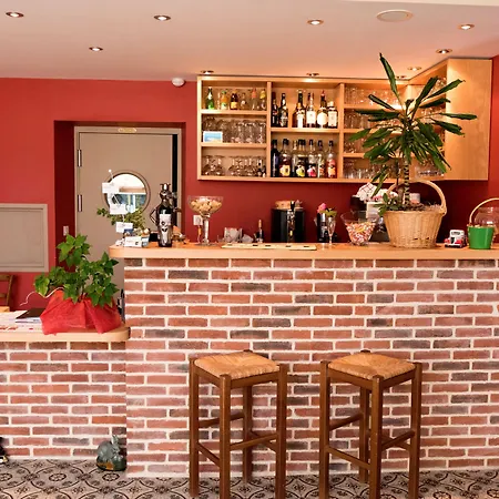 Logis Restaurant Du Valburgeois 2* Sainte-Gauburge-Sainte-Colombe